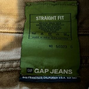 Gap 1969 Vintage 38x32
Brown wash 
Button fly